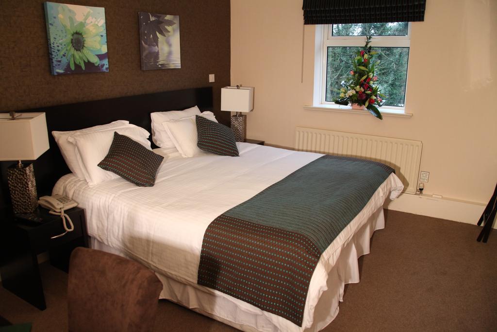 Greenvale Hotel Cookstown Room photo